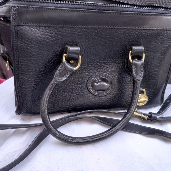 Dooney & Bourke - Picture 3 of 7